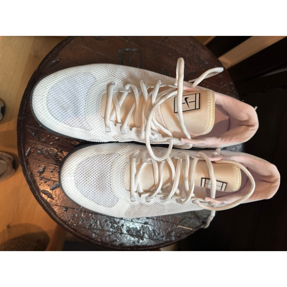Women's Nike Tennis Shoes Size 11 White/Pink
